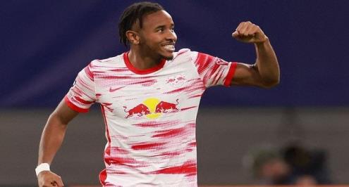 نكونكو ينتظم في تدريبات لايبزج بعد شفائه من الإصابة